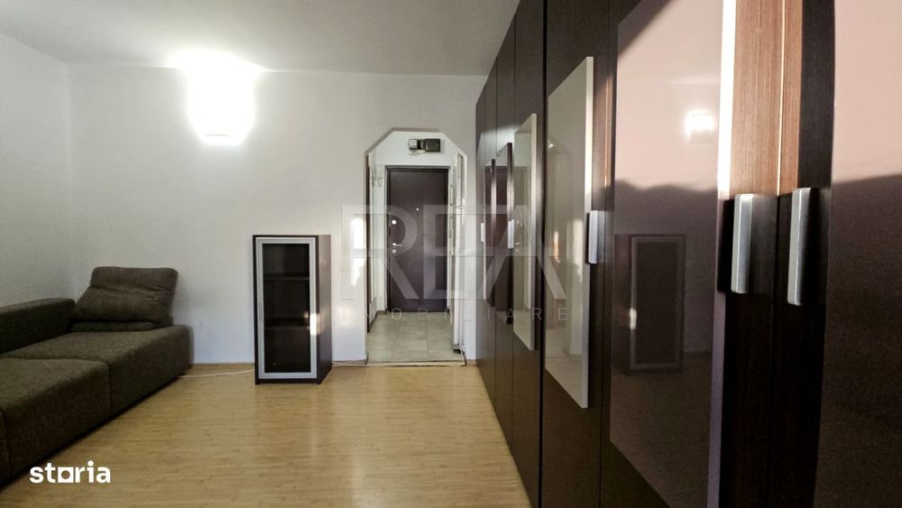 Garsoniera langa metrou, etaj 4/10, Drumul Taberei