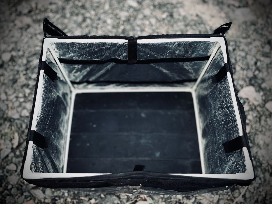 Черная сумка для доставку