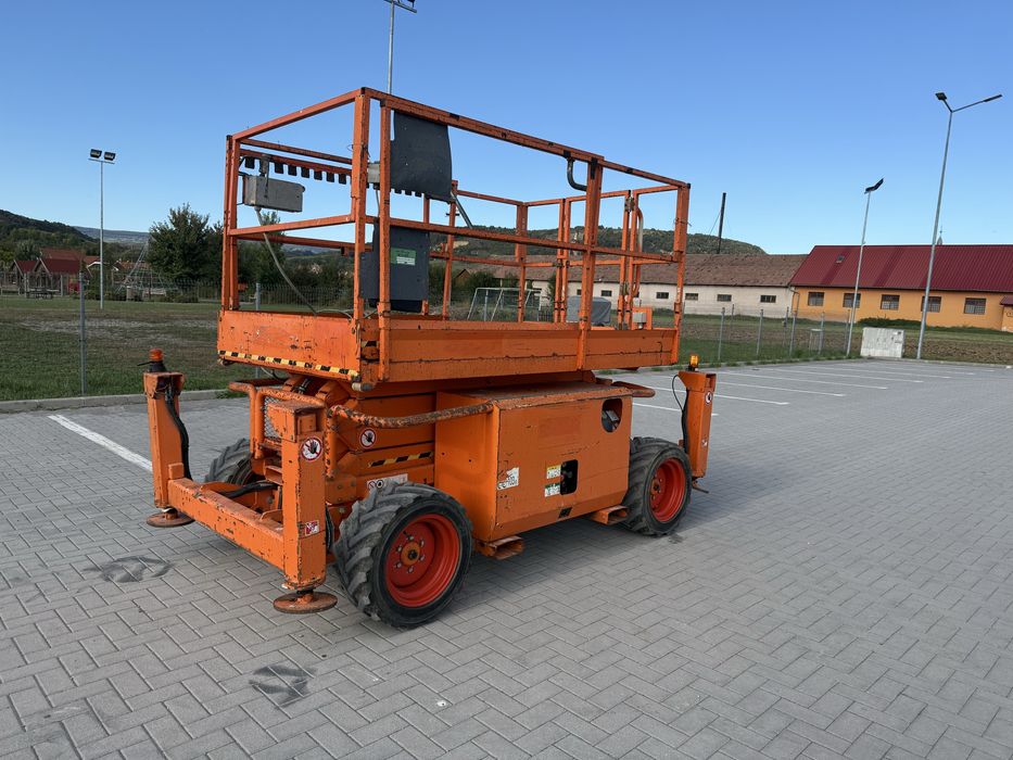 De vanzare sau da inchiriat nacela 4x4 diesel .