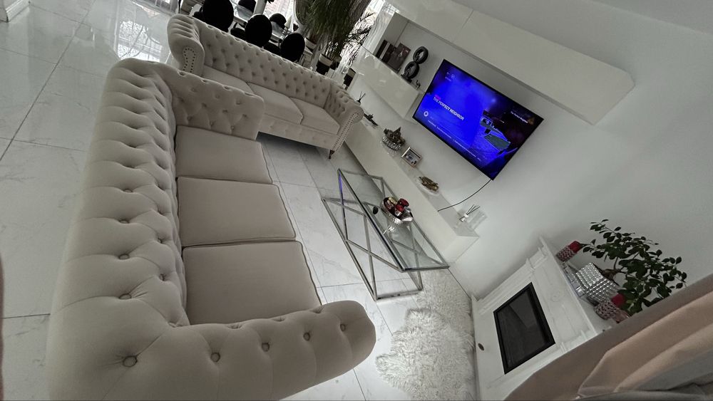 Vand 2 canapele de 3 locuri fiecare , in stare foarte buna