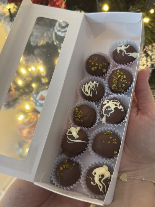 Cozonaci, chec si bomboane Dubai