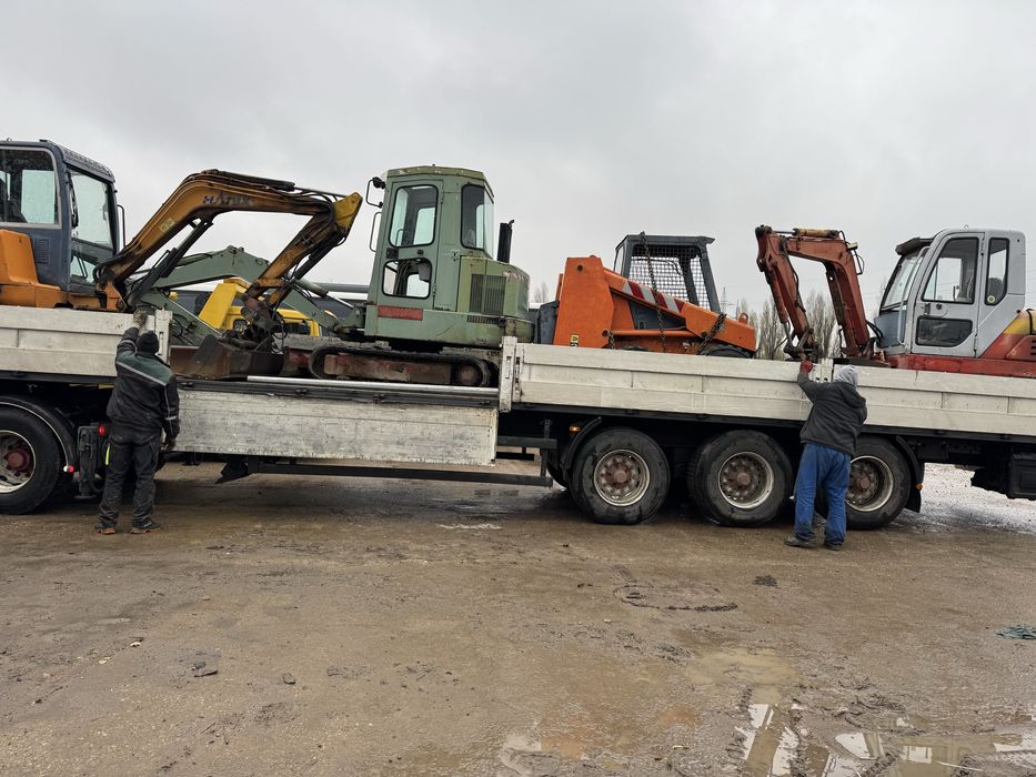 Vand utilaje de constructii miniexcavatoare de 3,5 tone mai mule buc