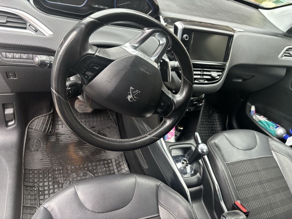 Peugeot 2008 automat 1.6hdi