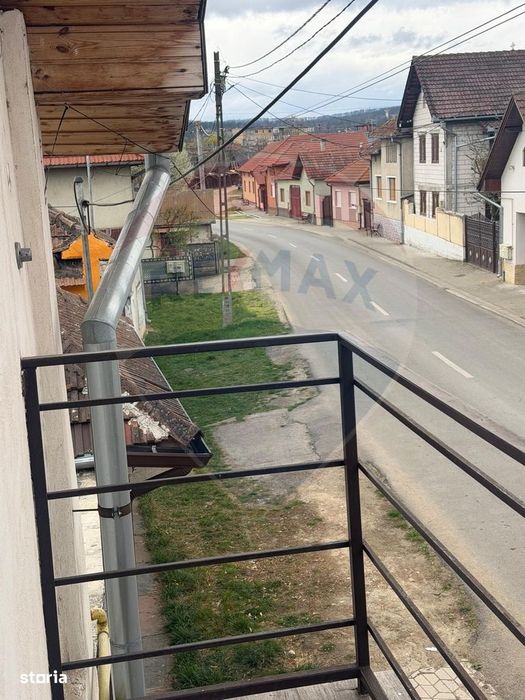 Casă + anexă cu terasă și grătar – 750 mp teren, Pricaz