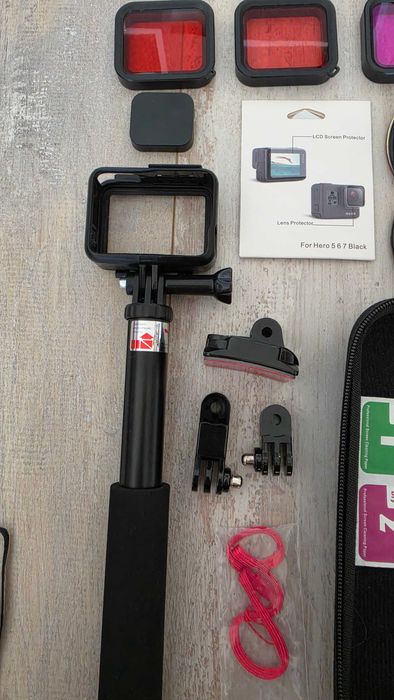 GoPro HERO7 Black + много аксесоари, подводен кейс и нагръден колан