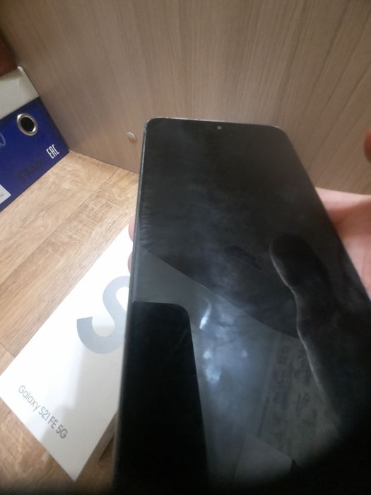 Продам обмен самсунг s21 fe