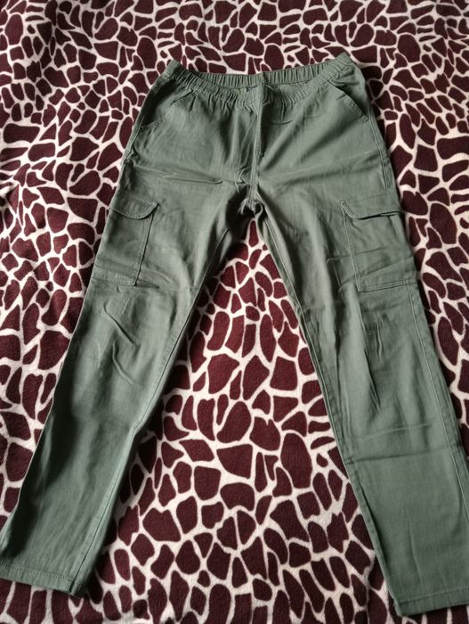 Pantaloni kaki NOI mărime 42