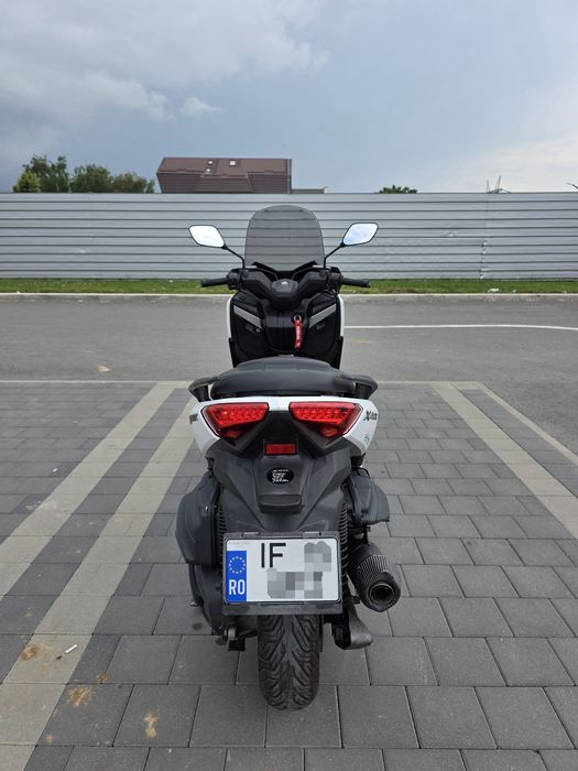 Yamaha X-Max (YP400RA)