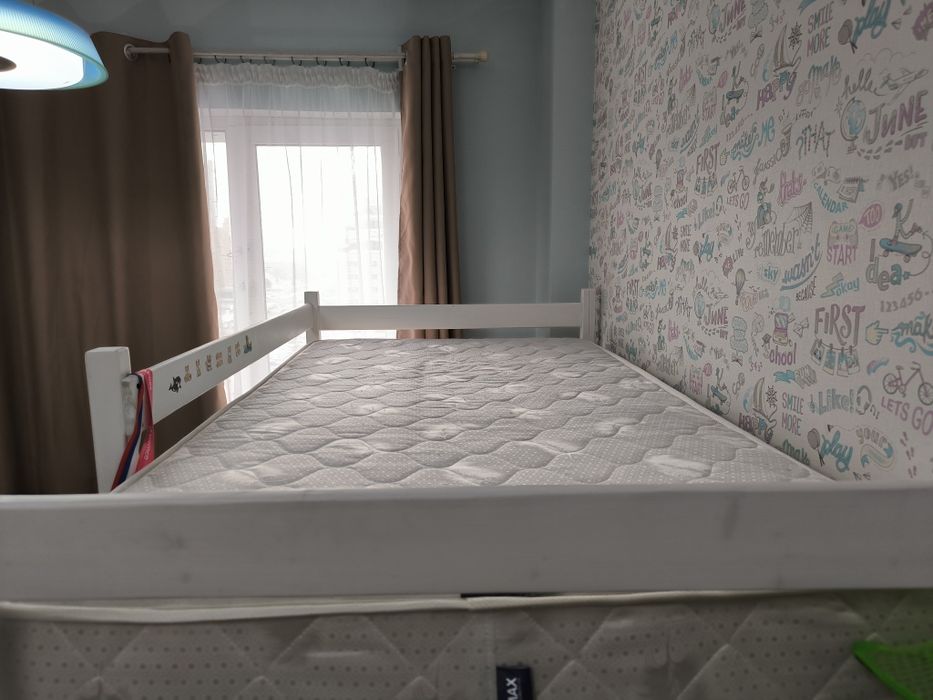 Двухъярусная кровать белая