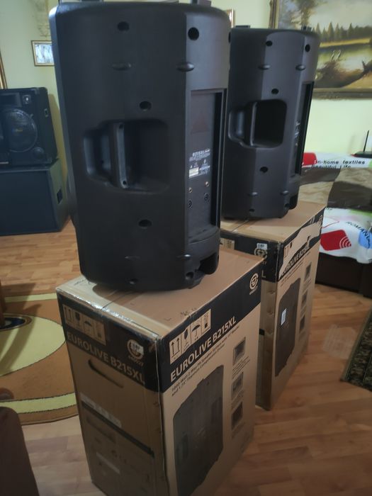Boxe Behringer B215 xL (Noi)