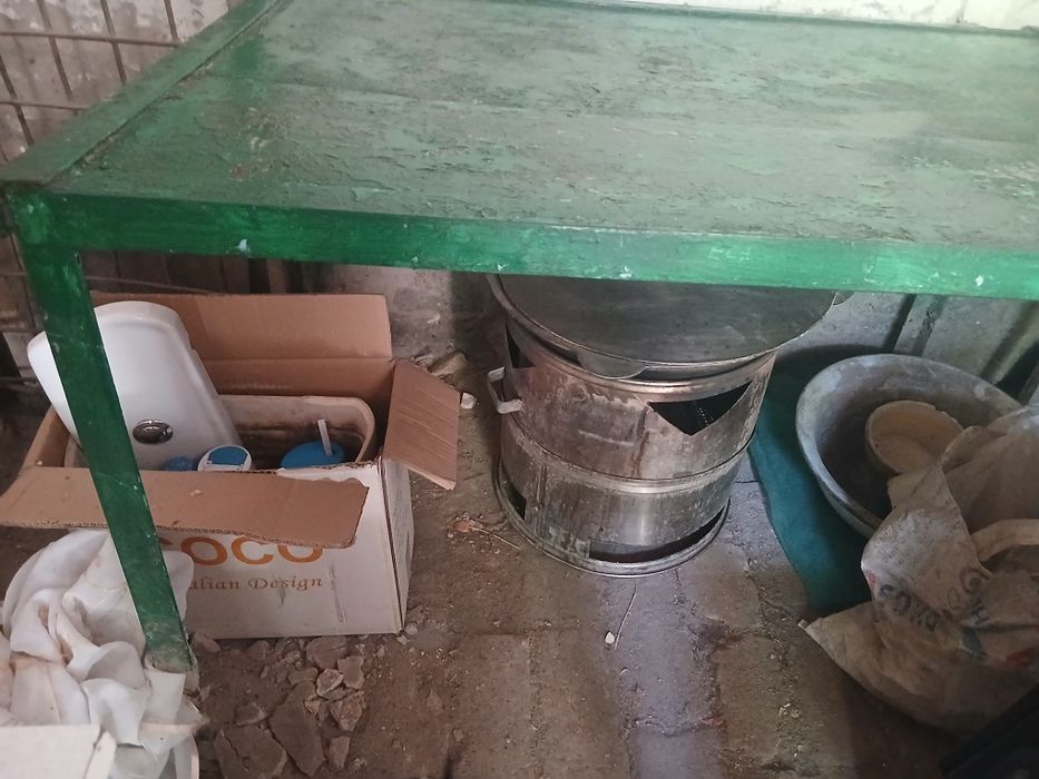 Темир стол сотилади