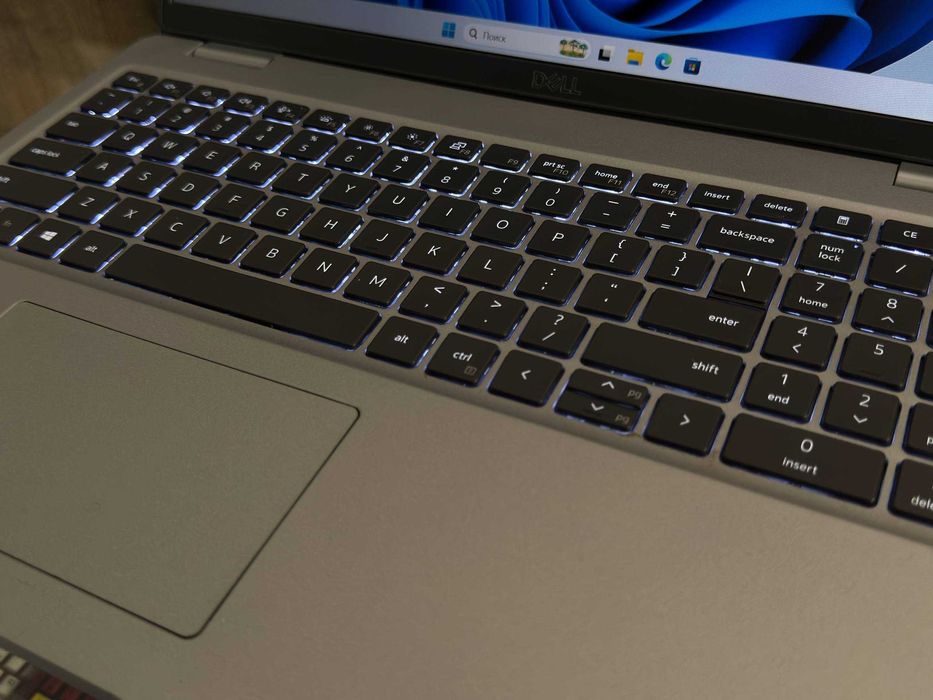DELL Precision 3561