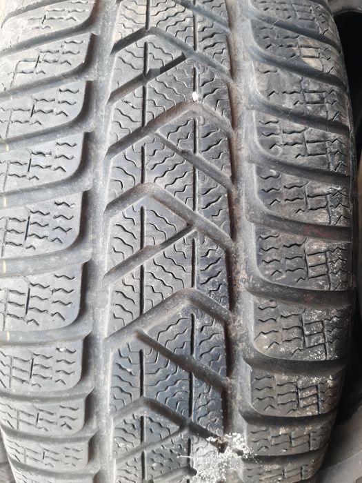 Продам шины 215/60/16 пирелли