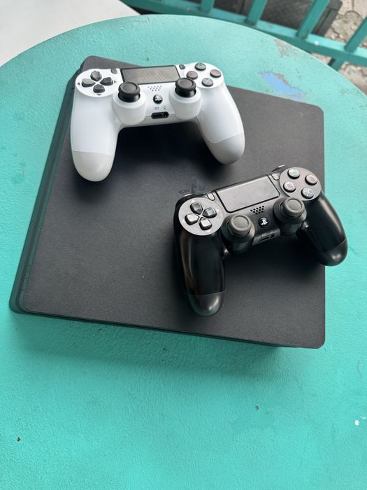 Продам ps4 slim
