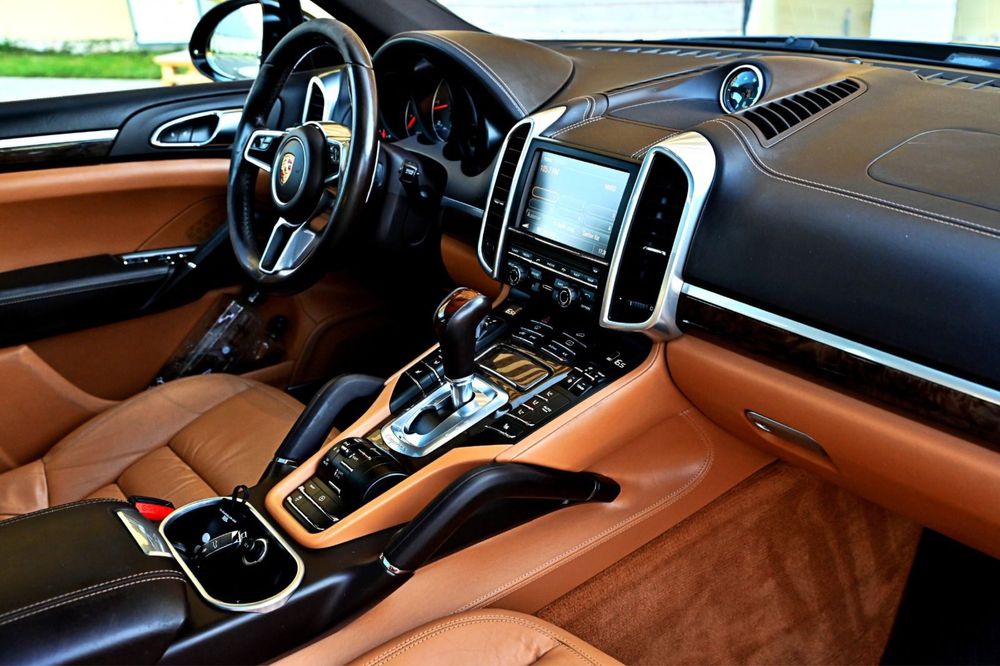Vand Porshe Cayenne 2015 PCM
