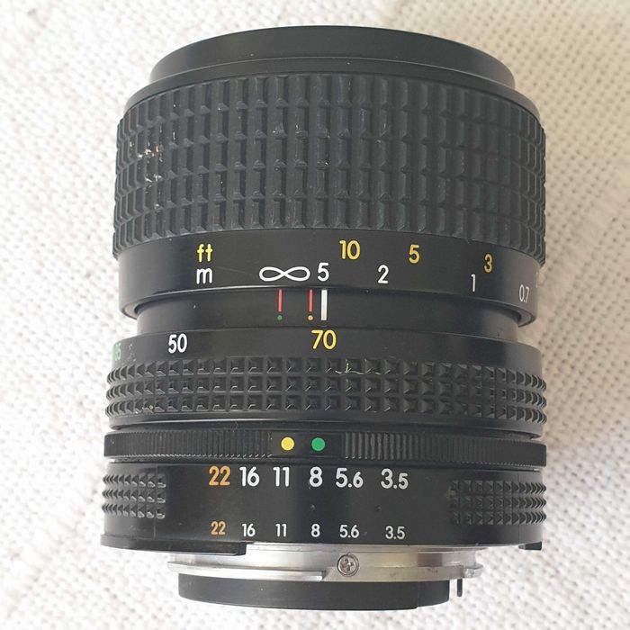 Nikon Zoom-Nikkor 35–70mm f/3.5–4.8 + filtru Kenko MC UV370 Slim 52mm