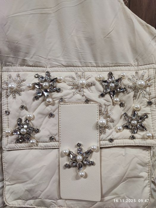 Дизайнерски елек с елементи перли и камъни