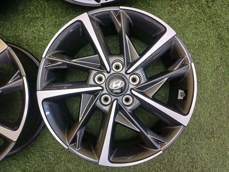 Диски R17 5x114.3 на Hyundai и другие.