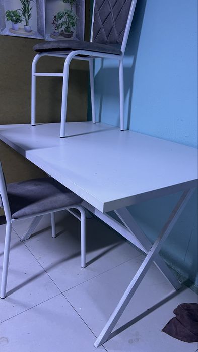 Белый кухонный стол в стиле loft
