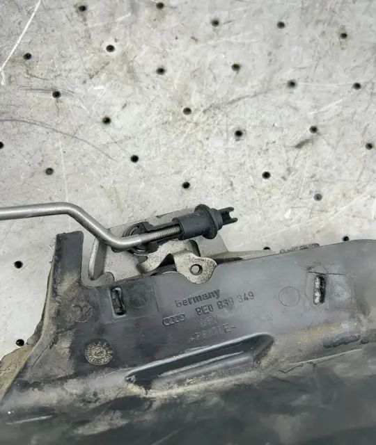 Broasca usa spate stanga 8E0839349 8E0839349 Audi A4 2001