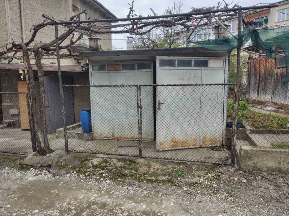 Гараж под наем, гр. Шумен, кв. Тракия