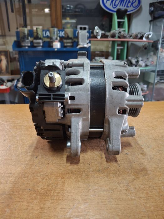 Alternator Fiat Panda(319) Fiat 500(322) 1.0i Hybrid  2015-
