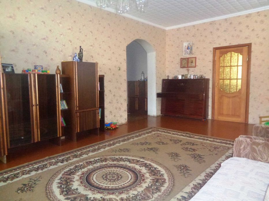 продам двухэтажный дом