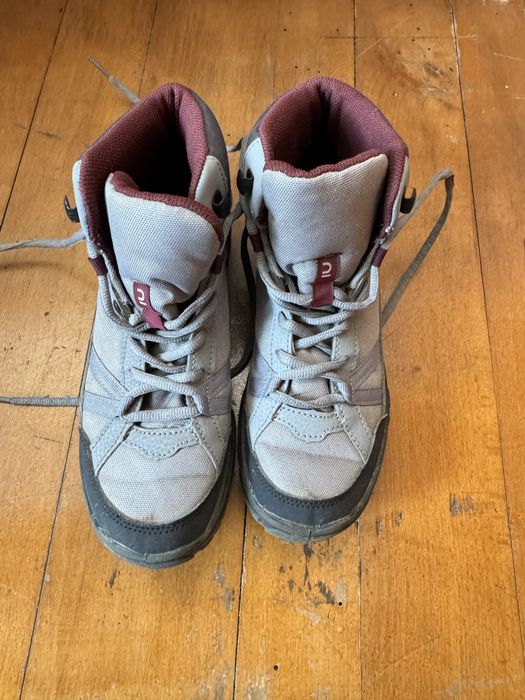 Дамски туристически обувки