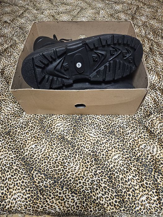 Продавам полицейски кубинки и боти