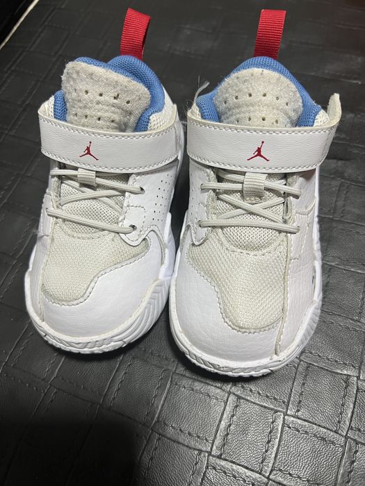 Adidași Nike Jordan