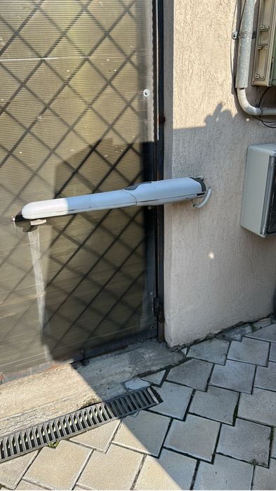 Vând sistem de poartǎ Nice