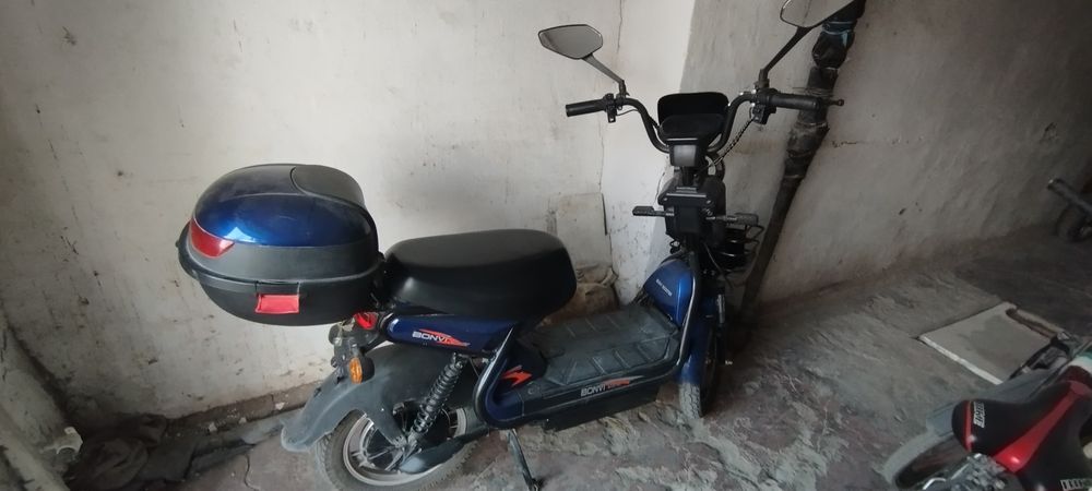 Продается скутер, Скутер сотилади