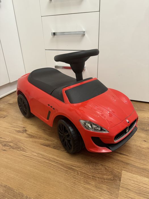 Maserati Gran Cabrio MC Кола за яздене червена, без забележки