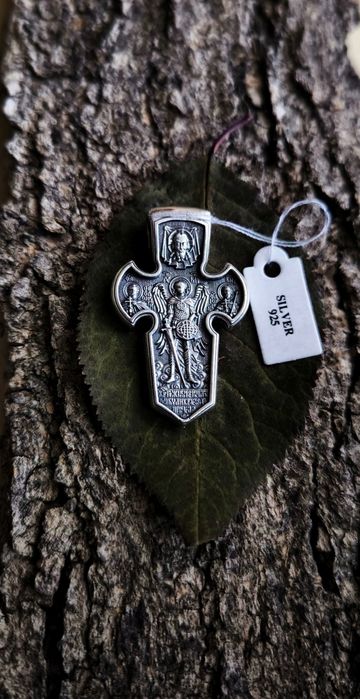 Сребърни кръстове и медальони