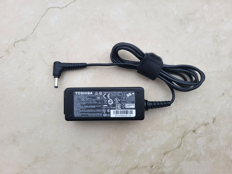 Incarcator laptop Toshiba 19V 2,37A 45W mufa subtire