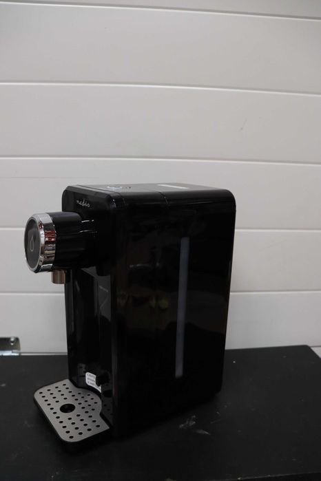 Диспенсър за подгряване на вода Nedis, 2.5 л, Цифров дисплей, 2600W