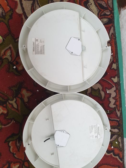 Продам лампы 30w с датчиком движения