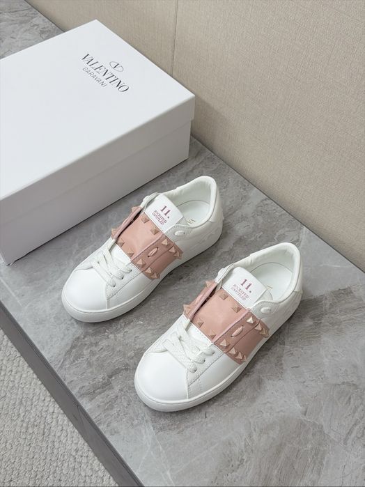 Adidasi Valentino