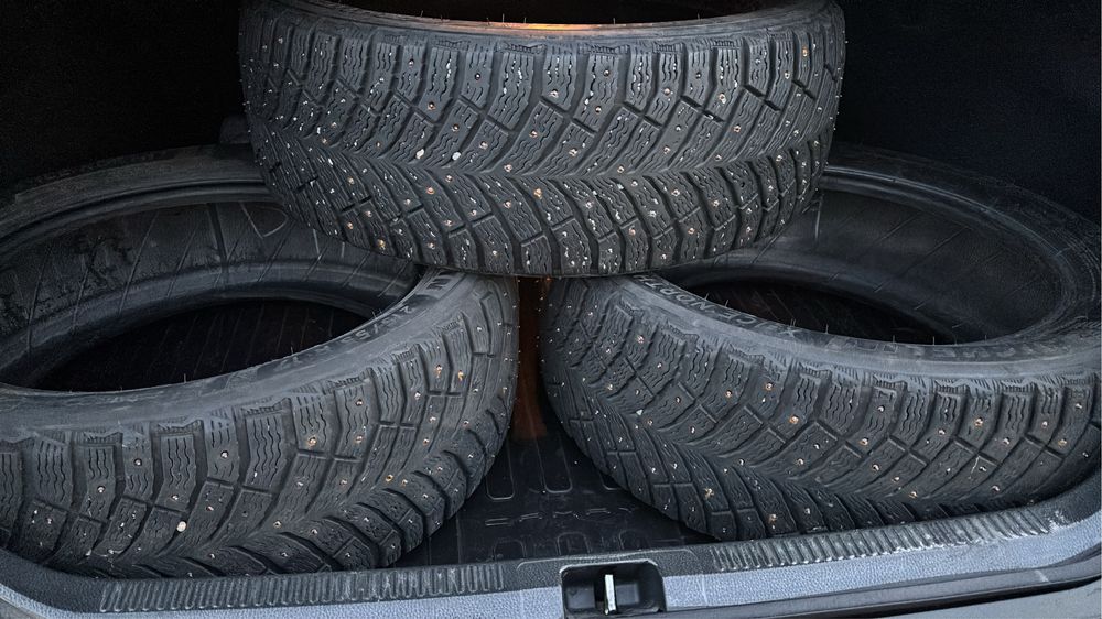 Резина 215/55/17