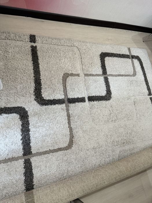 продается ковер светлый и теплый