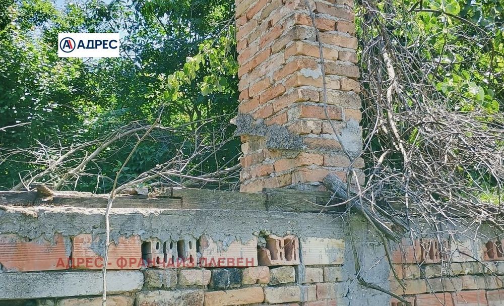 Парцел в Плевен, област-с.Обнова площ 2780 цена 11248