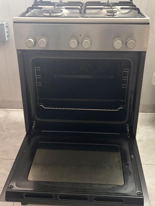 Продам газовую плиту