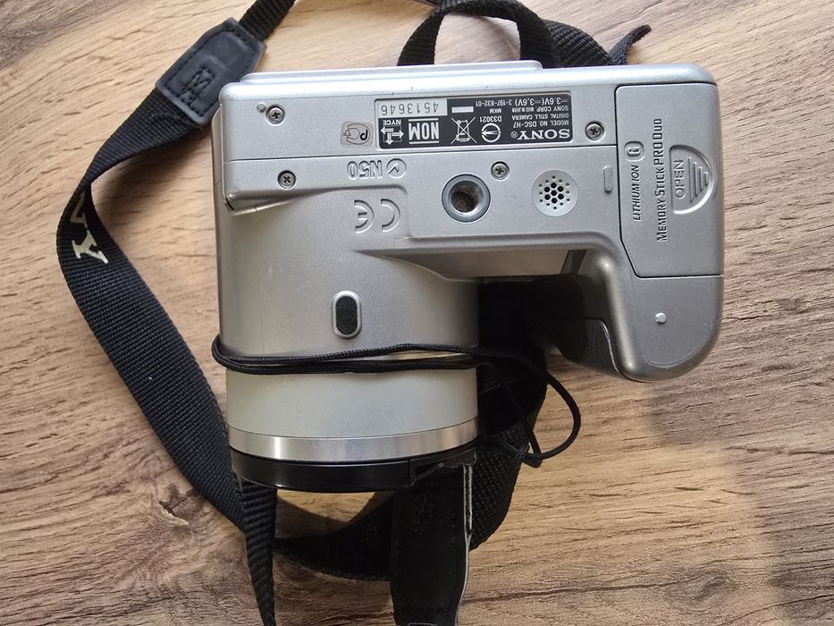 Фотоаппарат Sony DSC-H7