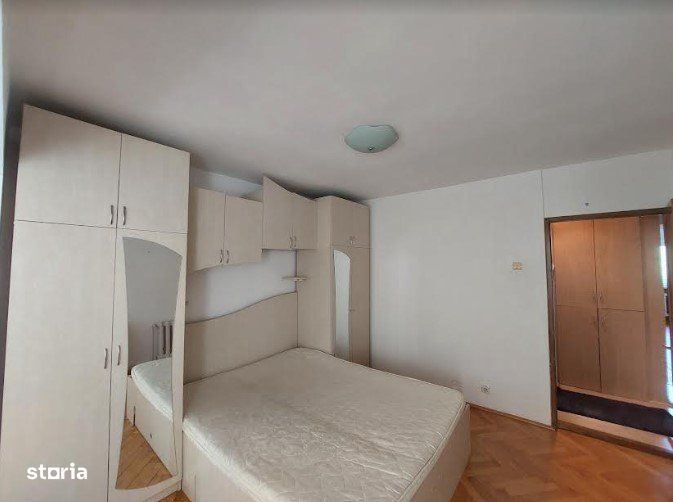 De inchiriat apart.3 camere decomandate zona UMF, str. Pasteur