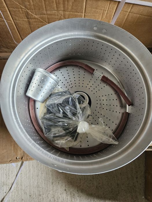 Нова алуминиева соковарка Диаметър-35см Височина-30см Нова алуминиева соковарка Диаметър-35см Височина-30см