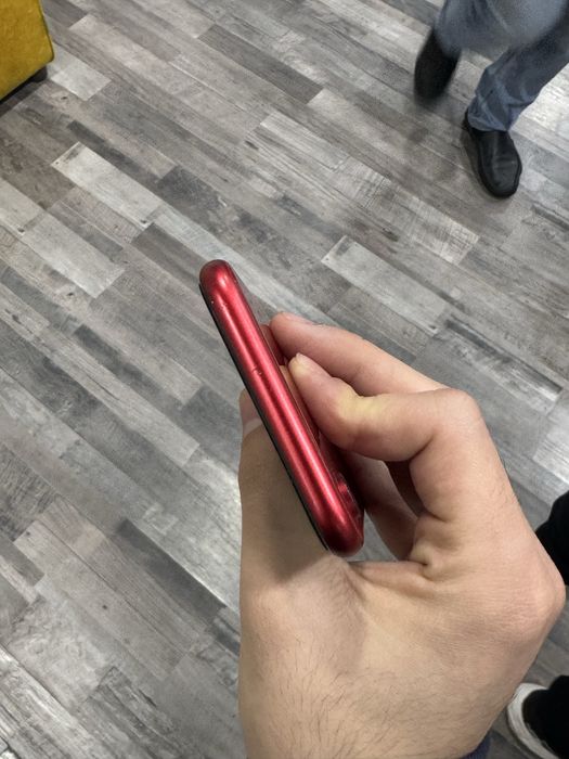 Iphone XR красный, идеал состояние