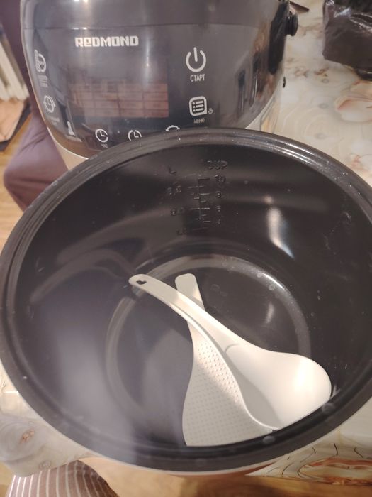 Продам мультиварку.