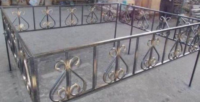 Оградки на кладбище