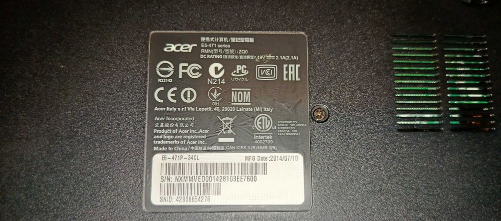 Laptop Acer Intel Core I3 gen.4 porneste si nu afiseaza pe display