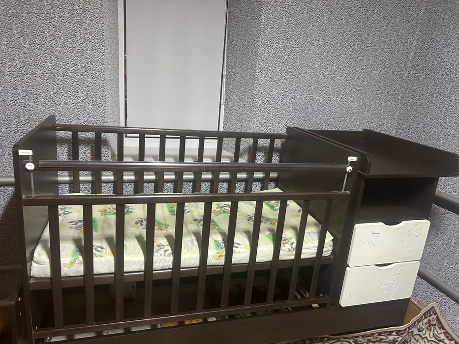 Детская кроватка